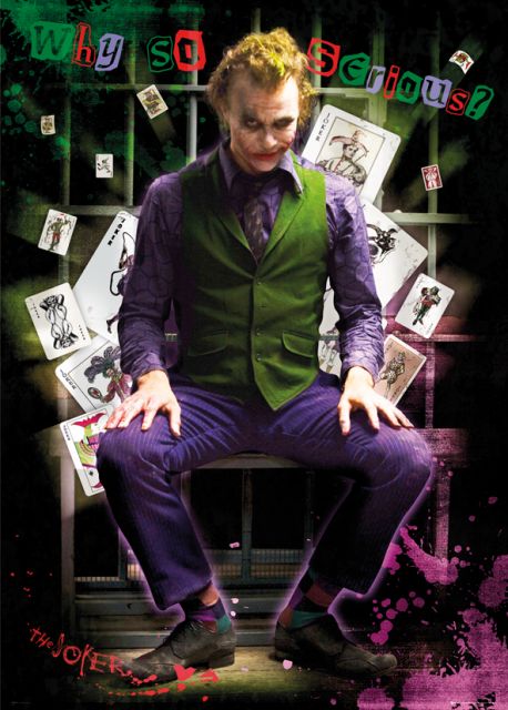 plakat ''why so serious?'' z Jokerem siedzącym za kratami w celi więziennej