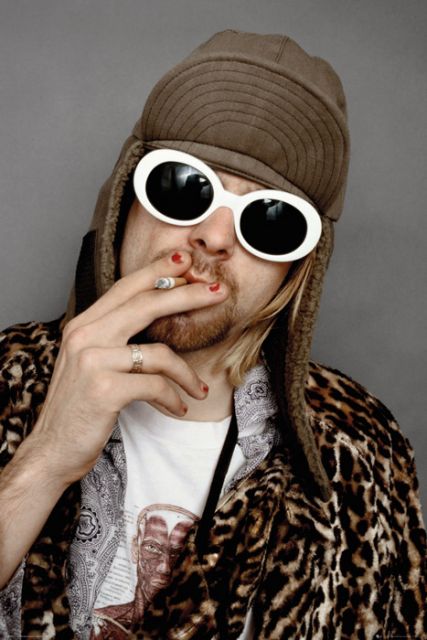 Kurt Cobain - Białe Okulary i papieros - plakat na ścianę