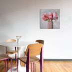 Obraz na płótnie wiszący na ścianie w jadalni przedstawiający kwiaty w wazonie